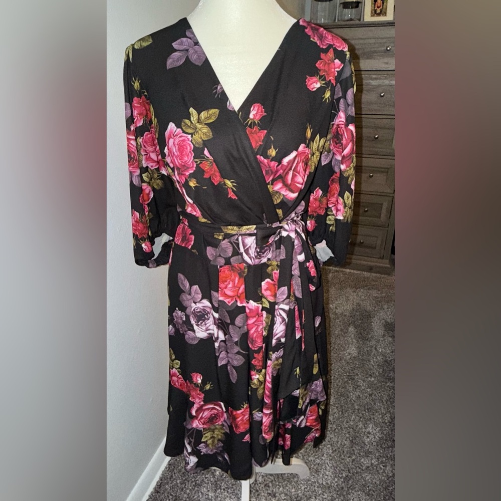 City Chic, Size S/16 Knee Length Dress